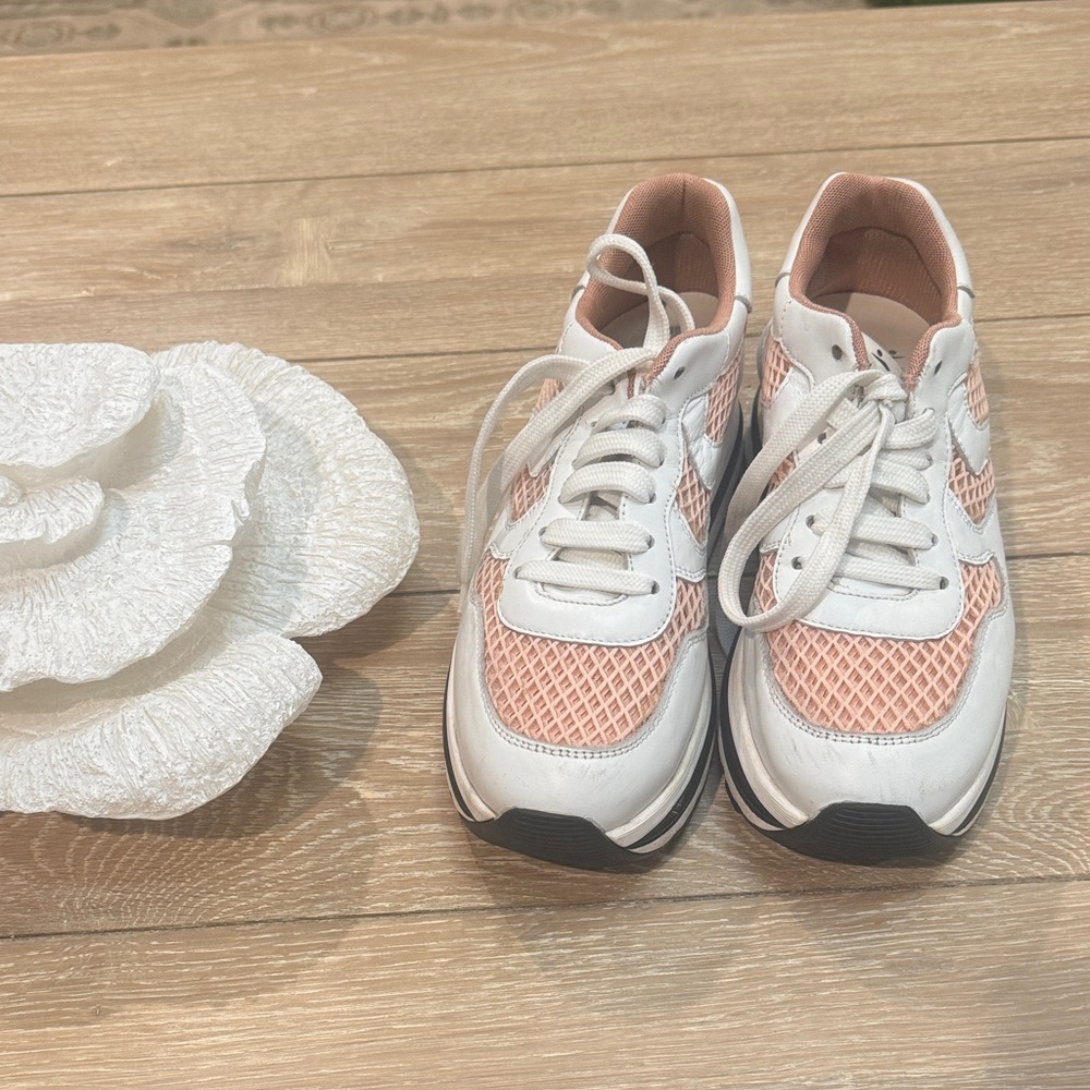 Voile Blanche White and Pink Sneakers